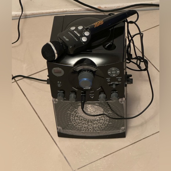 Karaoke machine (portable) - Picture 5 of 6